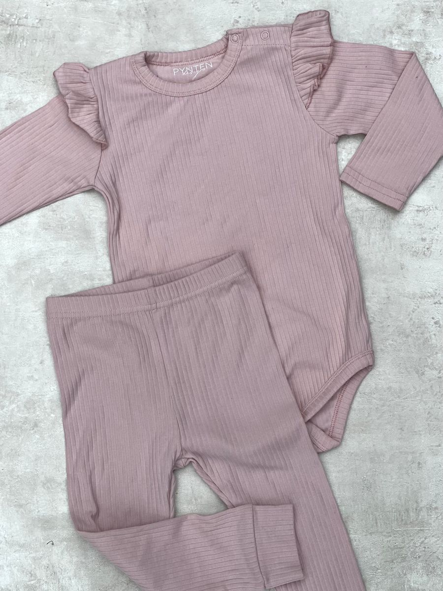 Ribbestrikket sett volang - light pink
