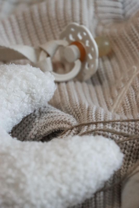 Bouclé smokkekos - moon cream